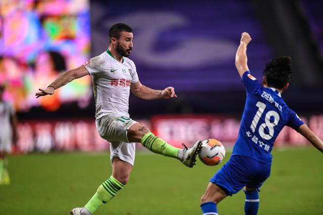 欧冠-马赫雷斯罚丢点球 哈兰德未上 10人曼城客平